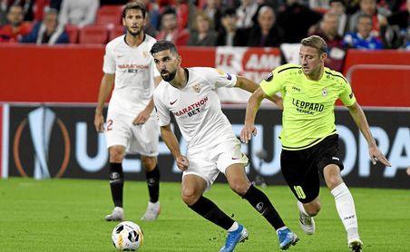 El Sevilla se asegura el pase ganando al Dudelange. El Sevilla se asegura el pase ganando al Dudelange.
