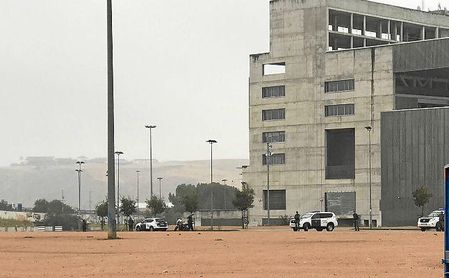 La Guardia Civil registra las oficinas del estadio del Córdoba y el domicilio de Jesús León La Guardia Civil registra las oficinas del estadio del Córdoba y el domicilio de Jesús León