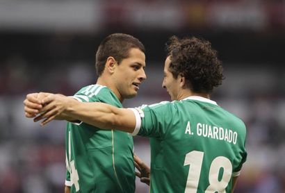 Guardado y Chicharito exportan a Sevilla el Clásico Tapatío Guardado y Chicharito exportan a Sevilla el Clásico Tapatío