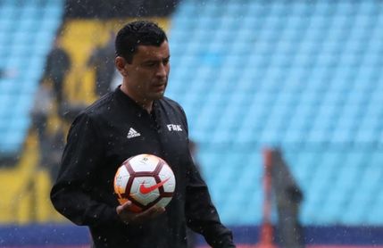 El chileno Roberto Tobar arbitrará la final de la Copa Libertadores El chileno Roberto Tobar arbitrará la final de la Copa Libertadores