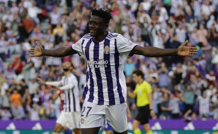 Su descubridor: "Tardamos diez minutos en ver que Salisu era especial" Su descubridor: "Tardamos diez minutos en ver que Salisu era especial"