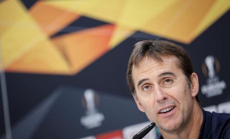 El Sevilla traslada la alegría del derbi a una jornada lúdica de 'paintball' El Sevilla traslada la alegría del derbi a una jornada lúdica de 'paintball'