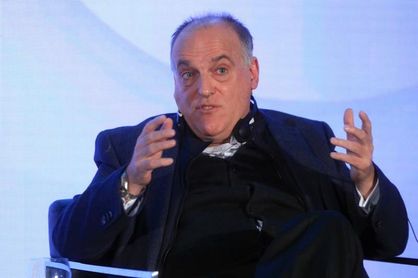 Tebas pide a la RFEF que "coja toro por los cuernos" ante la huelga liga femenina Tebas pide a la RFEF que "coja toro por los cuernos" ante la huelga liga femenina