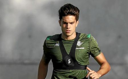 Bartra, en un entrenamiento con el Betis Bartra, en un entrenamiento con el Betis