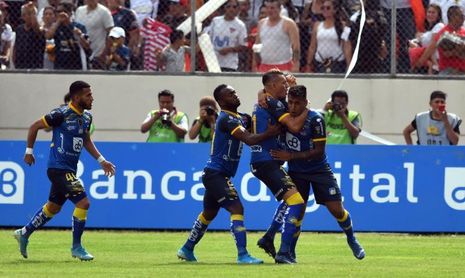 2-1. Delfín disfruta de sufrido triunfo ante Macará en semifinales en Ecuador 2-1. Delfín disfruta de sufrido triunfo ante Macará en semifinales en Ecuador