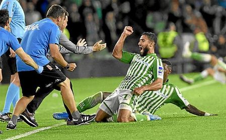 Fekir celebra el tanto logrado ante el Celta y que supuso un cambio en la inercia del Betis. Fekir celebra el tanto logrado ante el Celta y que supuso un cambio en la inercia del Betis.