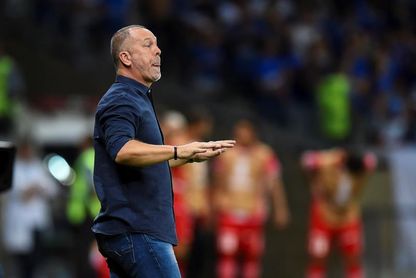 Palmeiras destituye al técnico Mano Menezes tras la derrota frente a Flamengo Palmeiras destituye al técnico Mano Menezes tras la derrota frente a Flamengo