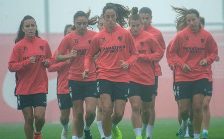 Las rojiblancas durante una sesión de entrenamiento. Las rojiblancas durante una sesión de entrenamiento.