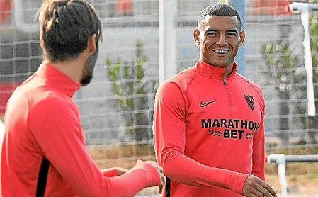 Diego Carlos fue uno más en la sesión de esta mañana. Diego Carlos fue uno más en la sesión de esta mañana.