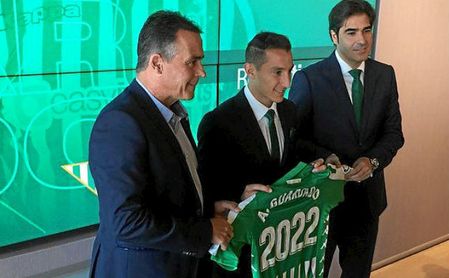 Guardado compareció junto a Ángel Haro y Alexis Trujillo. Guardado compareció junto a Ángel Haro y Alexis Trujillo.