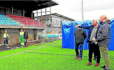 Municipal As Eiroas, estadio del Bergantiño, que ya había iniciado las obras de acondicionamiento. Municipal As Eiroas, estadio del Bergantiño, que ya había iniciado las obras de acondicionamiento.