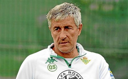 Quique Setién, en un entrenamiento durante su etapa en el Betis. Quique Setién, en un entrenamiento durante su etapa en el Betis.