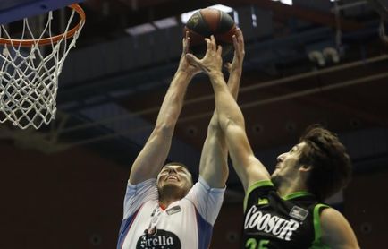 82-73. Obradoiro se asienta en zona media a costa de un Betis en urgencias 82-73. Obradoiro se asienta en zona media a costa de un Betis en urgencias