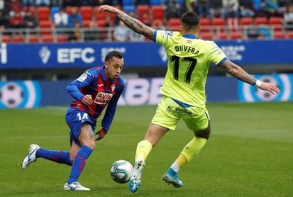 El chileno Orellana fue expulsado por decir al árbitro que era "muy malo" El chileno Orellana fue expulsado por decir al árbitro que era "muy malo"