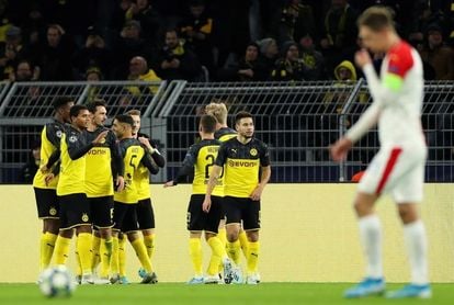 2-1. El Dortmund sufre pero gana y logra el pase a octavos 2-1. El Dortmund sufre pero gana y logra el pase a octavos
