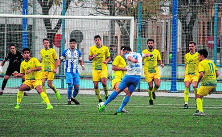 El Tomares goleó a la UP Viso en su campo. El Tomares goleó a la UP Viso en su campo.
