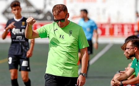 Rubio, entrenador del Antoniano, uno de los principales artífices de los éxitos lebrijanos. Rubio, entrenador del Antoniano, uno de los principales artífices de los éxitos lebrijanos.