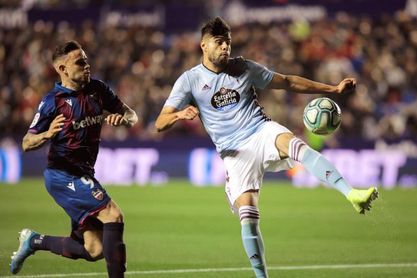 Araujo dice que su ?mente? está en el Celta y no piensa en regresar a México Araujo dice que su ?mente? está en el Celta y no piensa en regresar a México