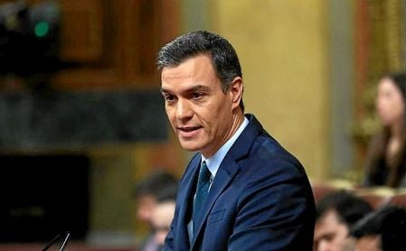 Pedro Sánchez logró 167 votos a favor por 165 en contra y 18 abstenciones. Pedro Sánchez logró 167 votos a favor por 165 en contra y 18 abstenciones.