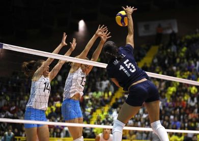 Argentina vence por 3-0 a Venezuela y definirá su pase a Tokio con Colombia Argentina vence por 3-0 a Venezuela y definirá su pase a Tokio con Colombia