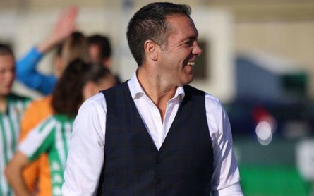 El nuevo entrenador del Real Betis Féminas habló en 'Área Chica' de Cadena COPE. El nuevo entrenador del Real Betis Féminas habló en 'Área Chica' de Cadena COPE.