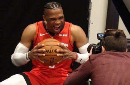 113-92. Rockets encajan una dura derrota en regreso de Westbrook a Oklahoma 113-92. Rockets encajan una dura derrota en regreso de Westbrook a Oklahoma