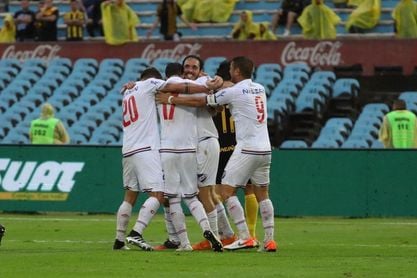 Nacional y Ríver abren 2020 con espectáculo futbolístico en Punta del Este Nacional y Ríver abren 2020 con espectáculo futbolístico en Punta del Este