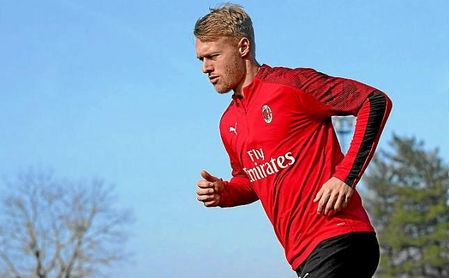 Simon Kjaer, en un entrenamiento del Milan. Simon Kjaer, en un entrenamiento del Milan.