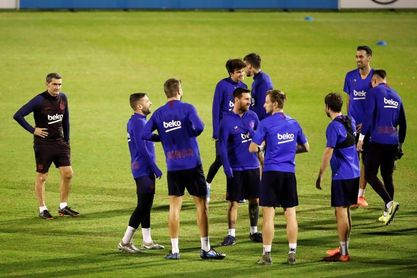 Valverde llega a la Ciudad Deportiva a la espera de conocer su futuro Valverde llega a la Ciudad Deportiva a la espera de conocer su futuro