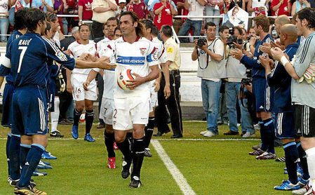 El Madrid hizo el pasillo al Sevilla en 2006. El Madrid hizo el pasillo al Sevilla en 2006.