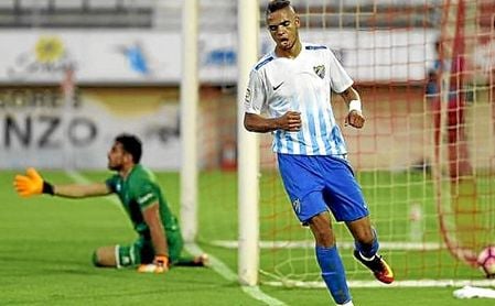 En-Nesyri tras marcar uno de sus primeros goles con en el Málaga. En-Nesyri tras marcar uno de sus primeros goles con en el Málaga.
