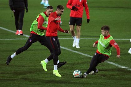 Trippier, listo para Eibar; Vitolo apunta al once Trippier, listo para Eibar; Vitolo apunta al once
