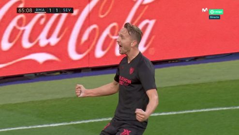Martínez Munuera también sopesó anular este tanto, el del 1-1, de De Jong. Martínez Munuera también sopesó anular este tanto, el del 1-1, de De Jong.