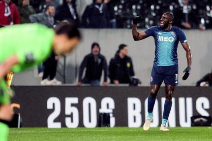 Los insultos racistas a Marega empañan la victoria del Oporto en Guimarães Los insultos racistas a Marega empañan la victoria del Oporto en Guimarães