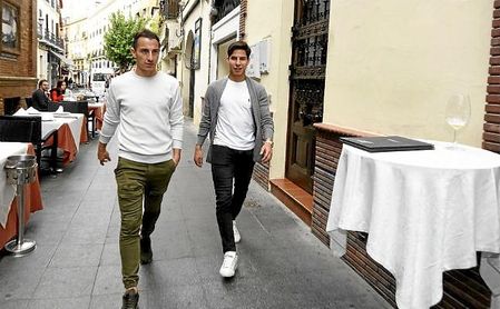 Guardado y Lainez. Guardado y Lainez.