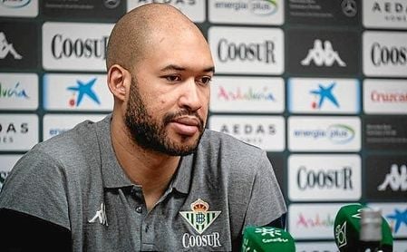 Jerome Jordan, en su presentación con el Real Betis. Jerome Jordan, en su presentación con el Real Betis.