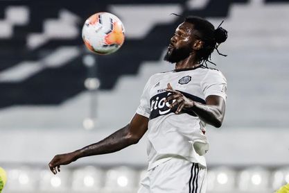 El Olimpia rescinde el contrato con Adebayor que sigue varado en Togo El Olimpia rescinde el contrato con Adebayor que sigue varado en Togo