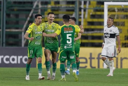 32+ Defensa Y Justicia Estadio Background