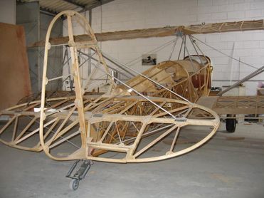 Aventurero replicará en biplano el primer vuelo sobre los Andes ecuatorianos Aventurero replicará en biplano el primer vuelo sobre los Andes ecuatorianos
