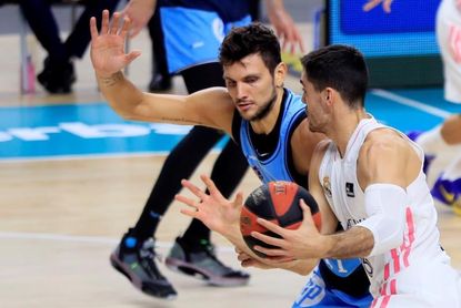 93-77. Triples madridistas y agujero negro colegial 93-77. Triples madridistas y agujero negro colegial