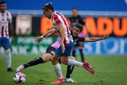 0-2. El uruguayo Rodríguez le da el triunfo a Cruz Azul sobre Chivas con un doblete 0-2. El uruguayo Rodríguez le da el triunfo a Cruz Azul sobre Chivas con un doblete
