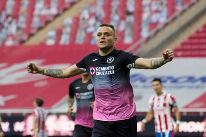 El uruguayo Rodríguez recupera el buen tino y lidera a los latinoamericanos El uruguayo Rodríguez recupera el buen tino y lidera a los latinoamericanos