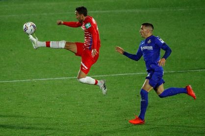 Arambarri recibe un reconocimiento del Getafe por sus cien partidos Arambarri recibe un reconocimiento del Getafe por sus cien partidos