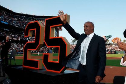 Bonds, Clemens, Schilling y Vizquel repiten en boleta al Salón de la Fama Bonds, Clemens, Schilling y Vizquel repiten en boleta al Salón de la Fama