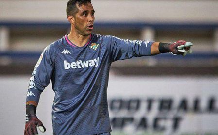 Claudio Bravo, gran novedad en el entrenamiento. Claudio Bravo, gran novedad en el entrenamiento.
