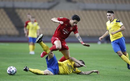 0-6: La aventura del Tomares en la Copa acaba ante Osasuna 0-6: La aventura del Tomares en la Copa acaba ante Osasuna