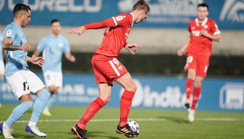 De Jong fue titular y cumplió, marcando un tanto, el segundo de la noche. De Jong fue titular y cumplió, marcando un tanto, el segundo de la noche.