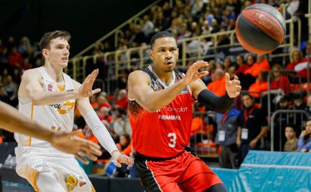 Randle, a la derecha de la imagen, en un partido del pasado mes de febrero. Randle, a la derecha de la imagen, en un partido del pasado mes de febrero.