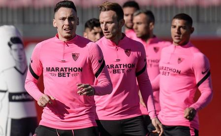 Tres bajas conocidas y una llamativa novedad en la lista del Sevilla para visitar al Betis Tres bajas conocidas y una llamativa novedad en la lista del Sevilla para visitar al Betis
