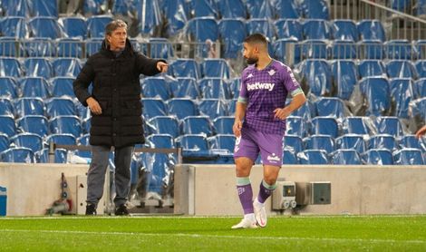 La Bundesliga amenaza con Fekir. La Bundesliga amenaza con Fekir.